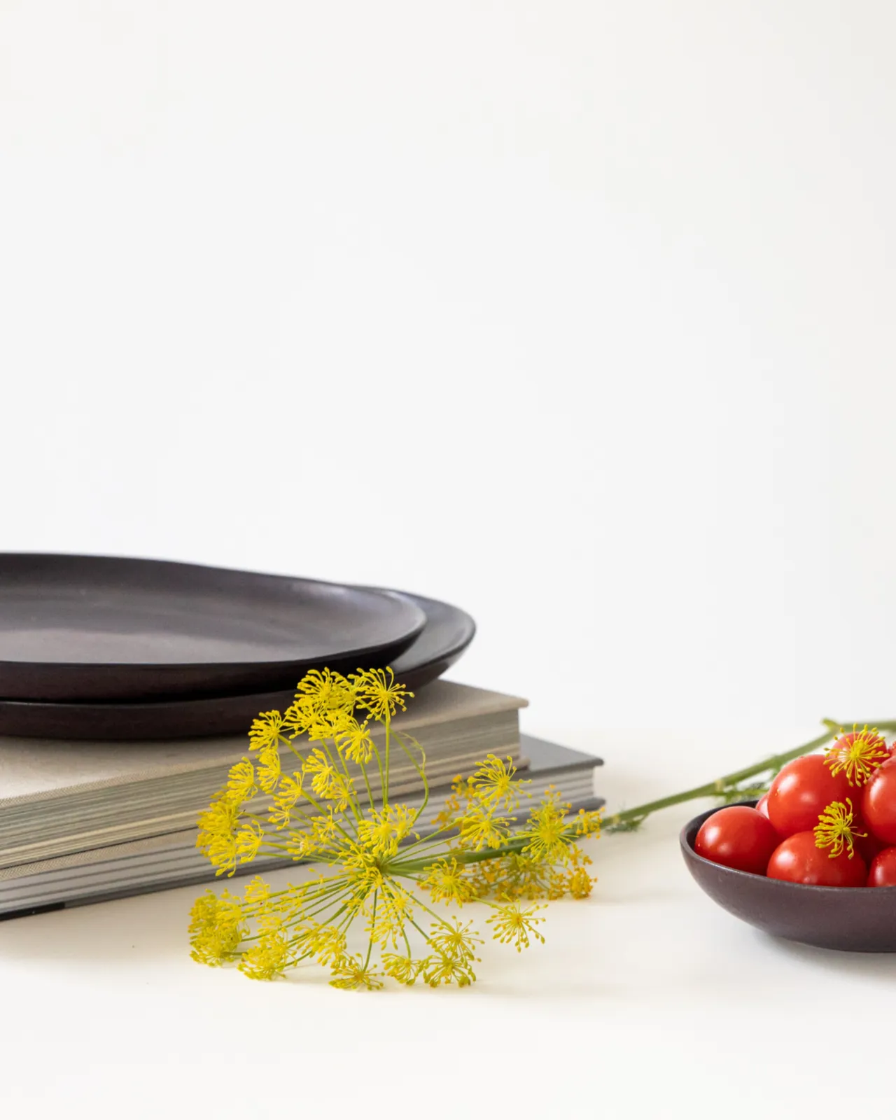 Picture of Black Cherry Dinner Plate