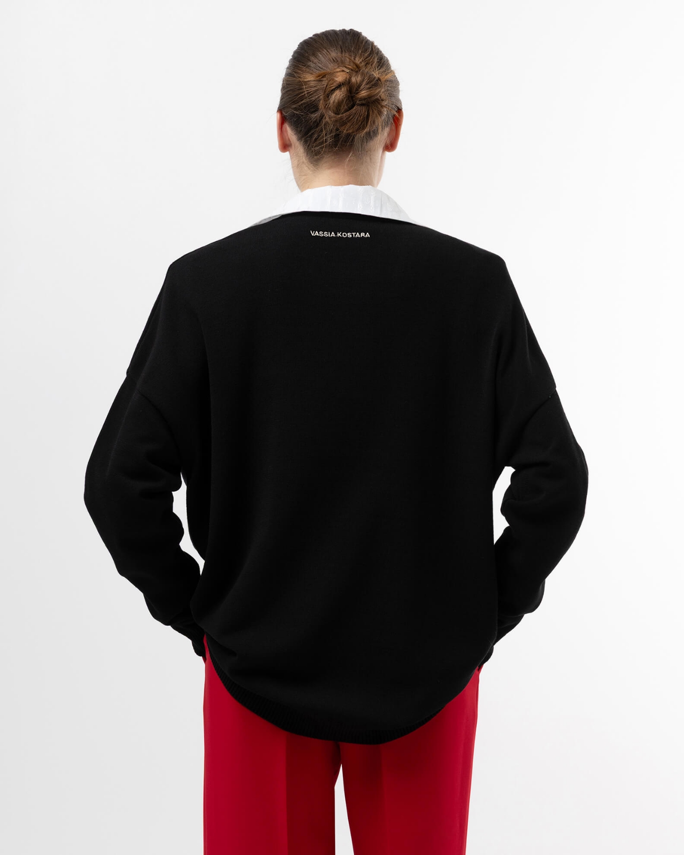 Picture of V-NECK BLACK KNIT SWEATER