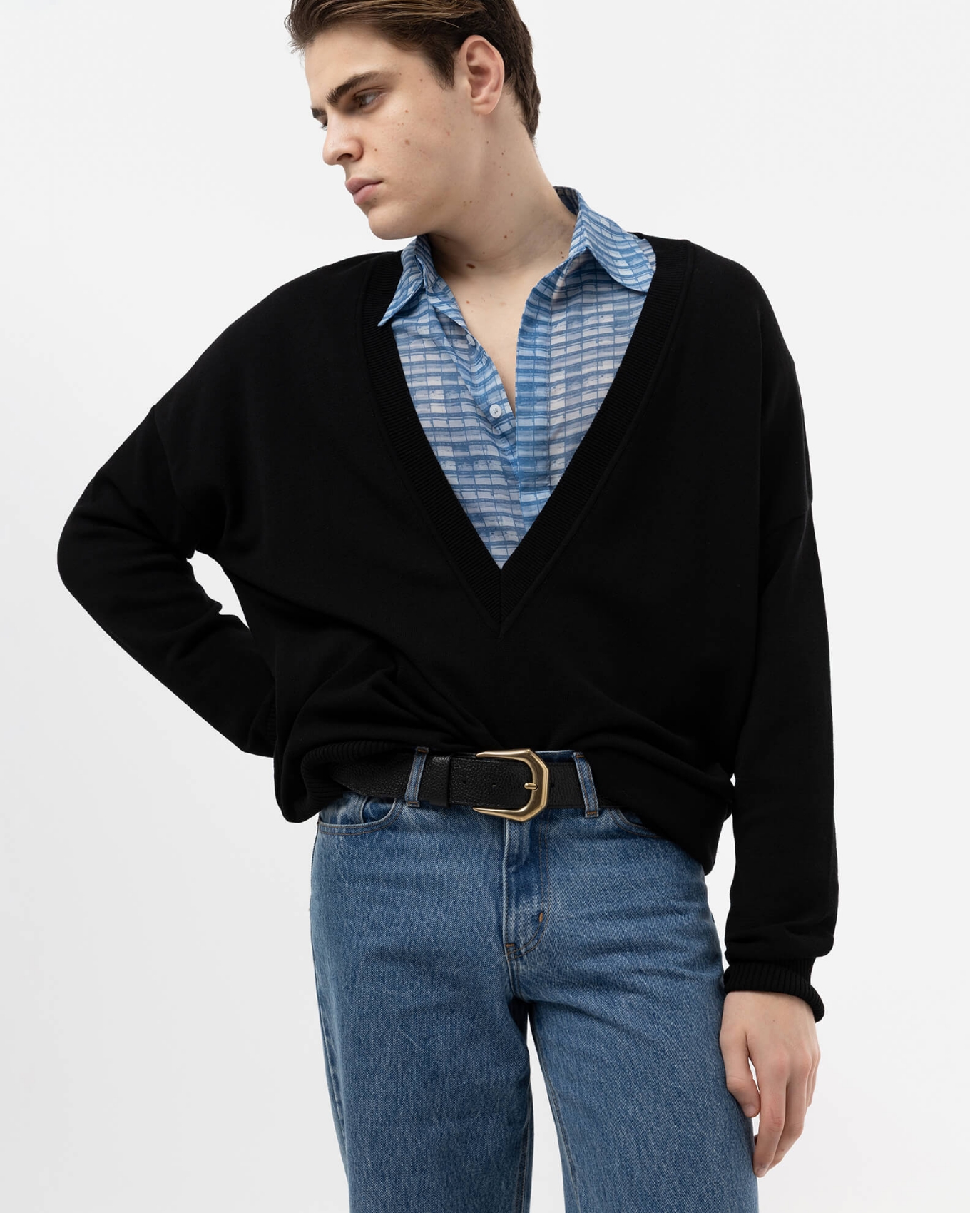 Picture of MEN'S V-NECK BLACK KNIT SWEATER