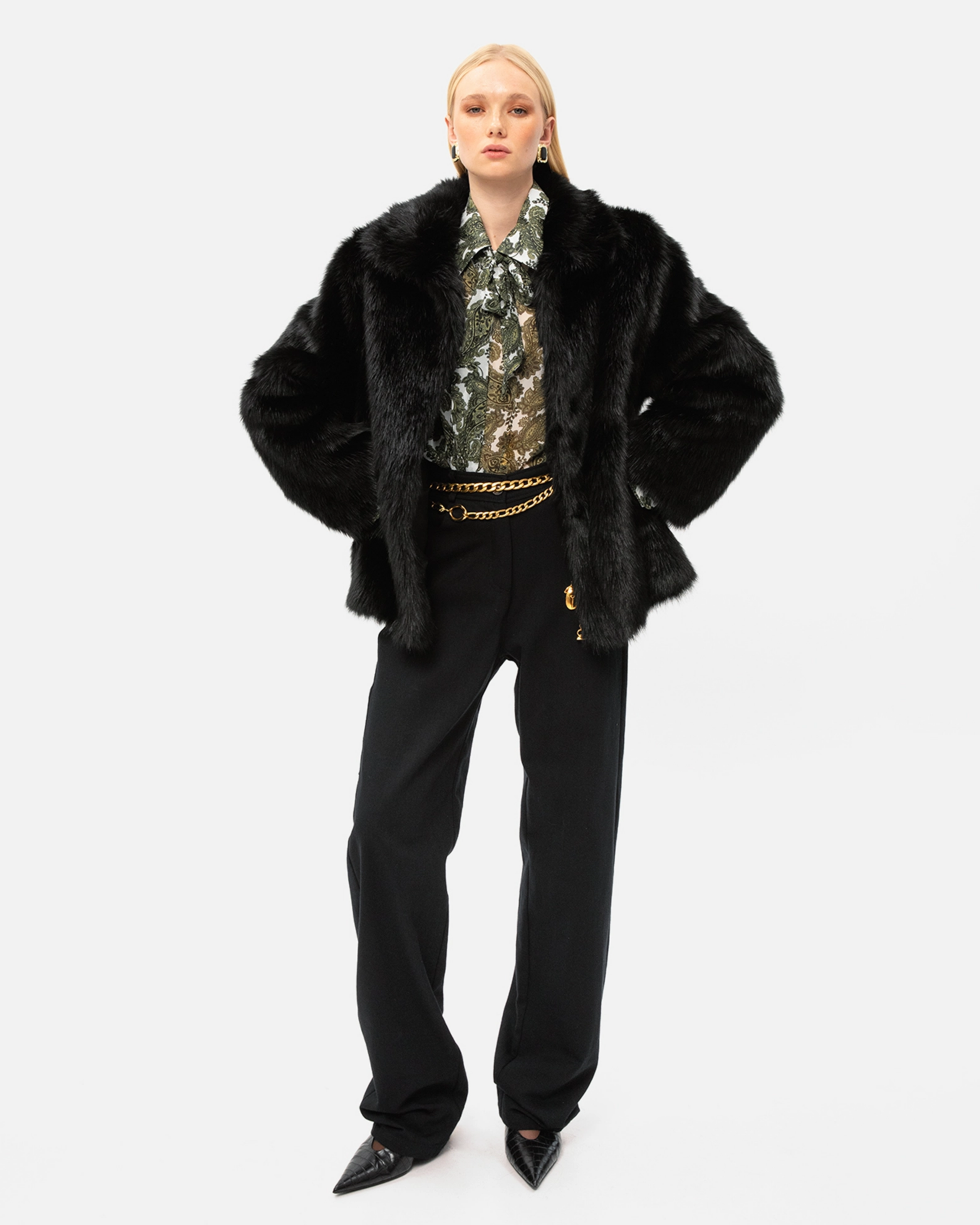 Picture of BLACK STRAIGHT-LINE JEANS