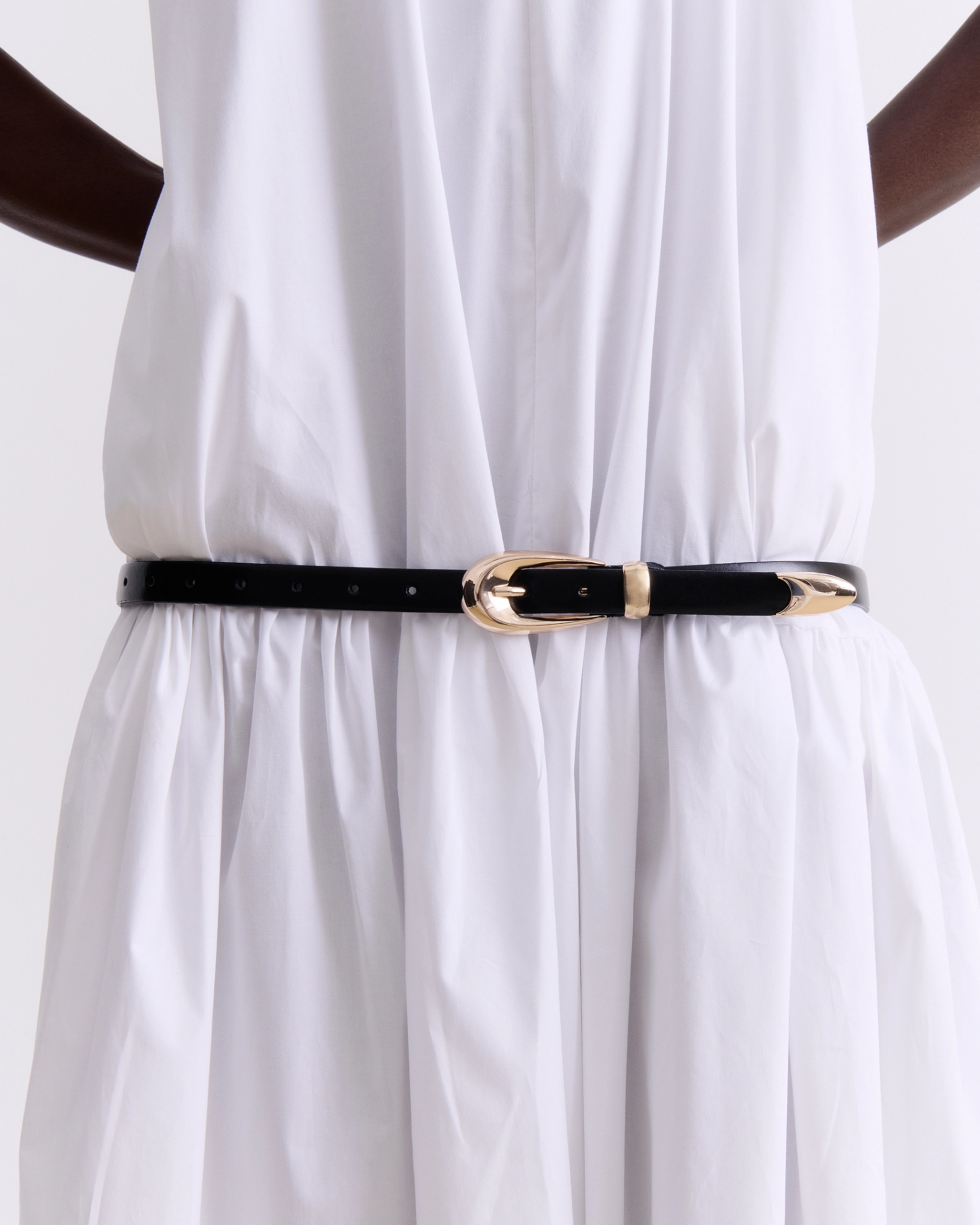 Picture of SLIM LEATHER BELT WITH GOLDEN BUCKLE