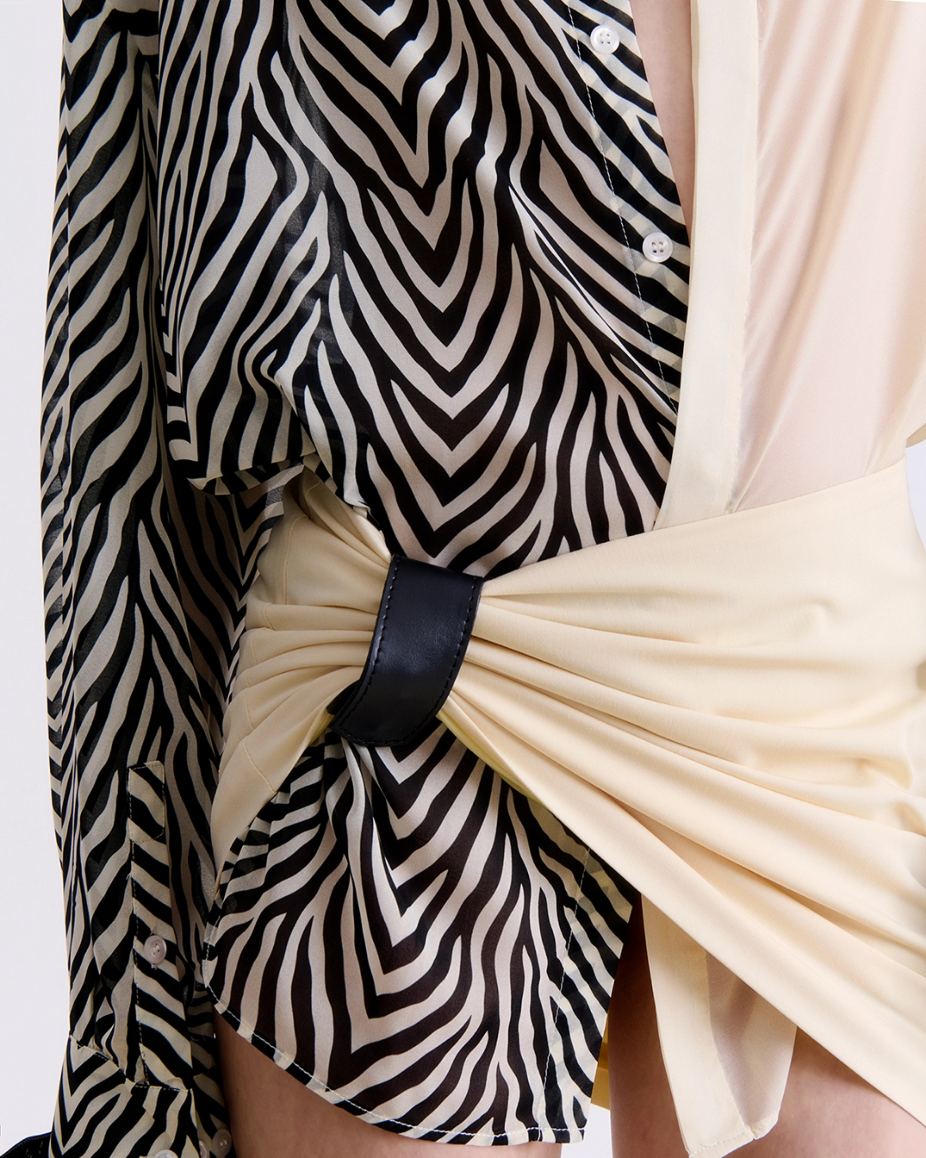 Picture of CREAM TAILORED MINI SKIRT