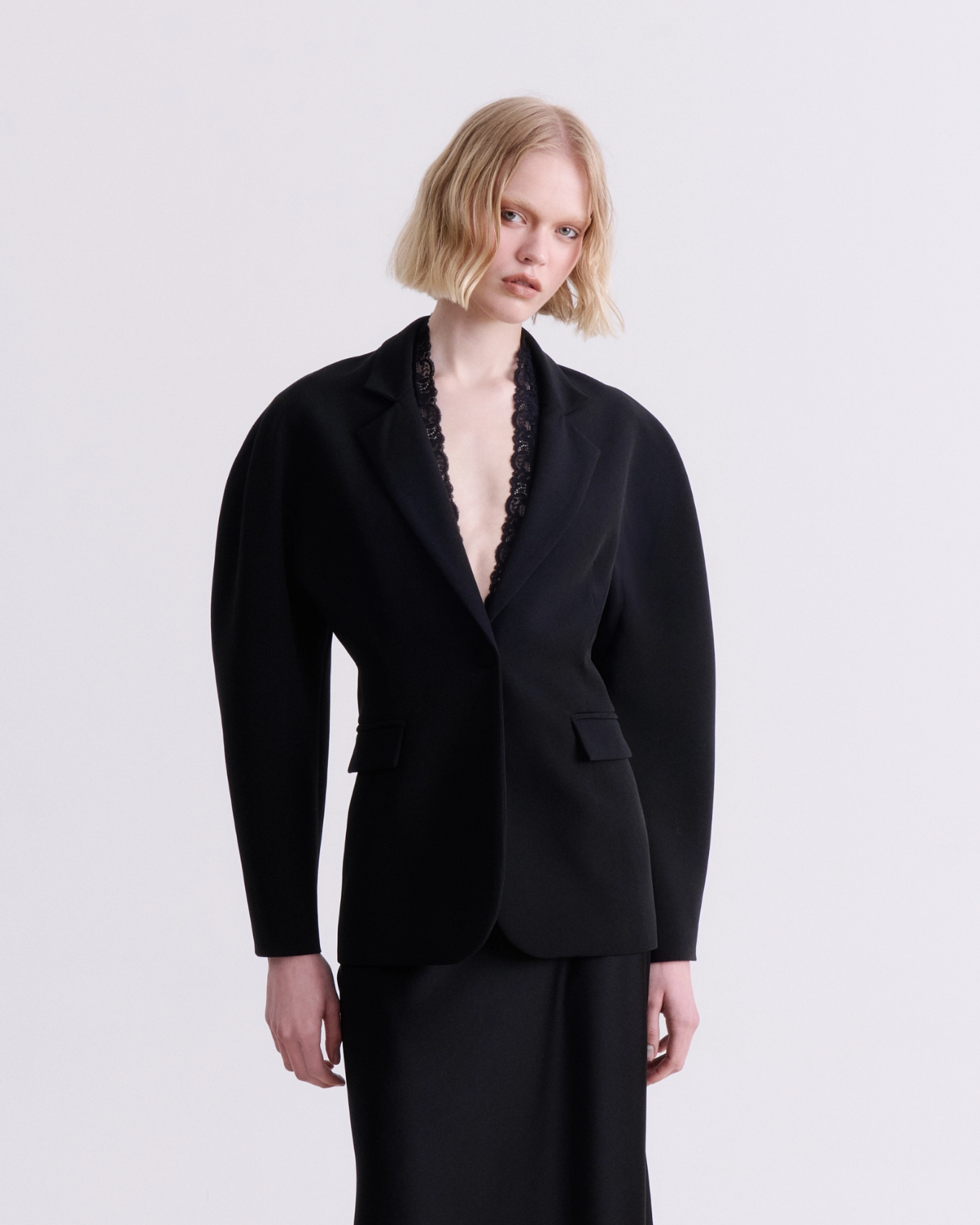 Picture of BLACK TAILORED BLAZER
