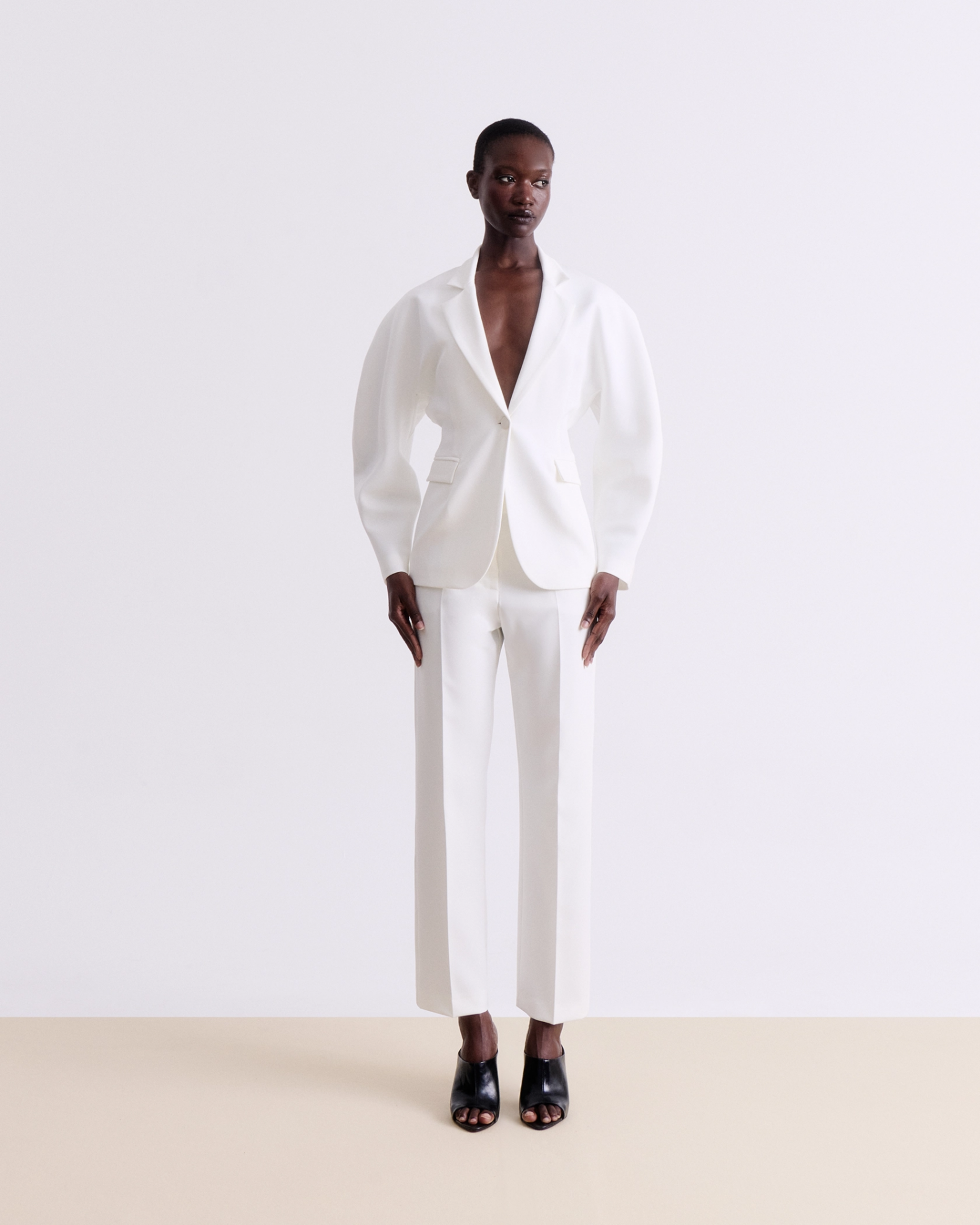 Picture of WHITE TAILORED BLAZER