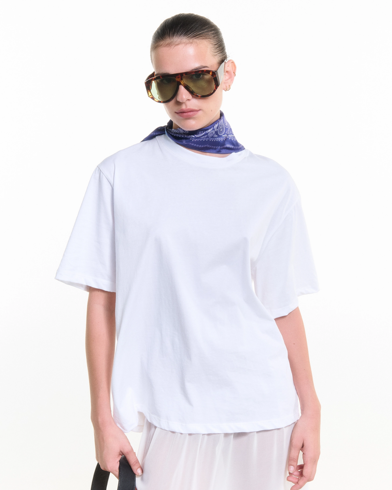 Picture of WHITE T-SHIRT WITH BLUE BANDANA