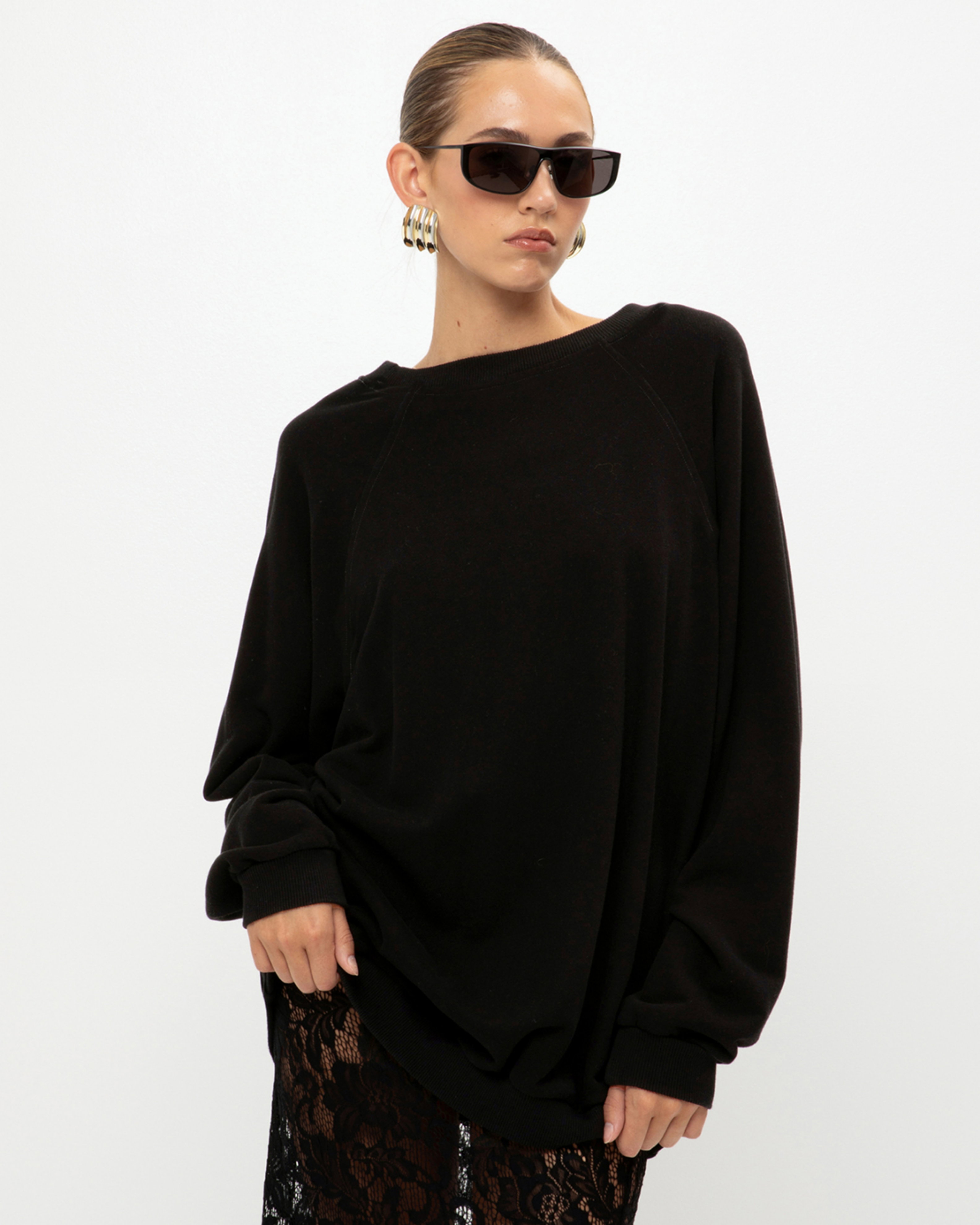 Picture of BLACK SWEATSHIRT