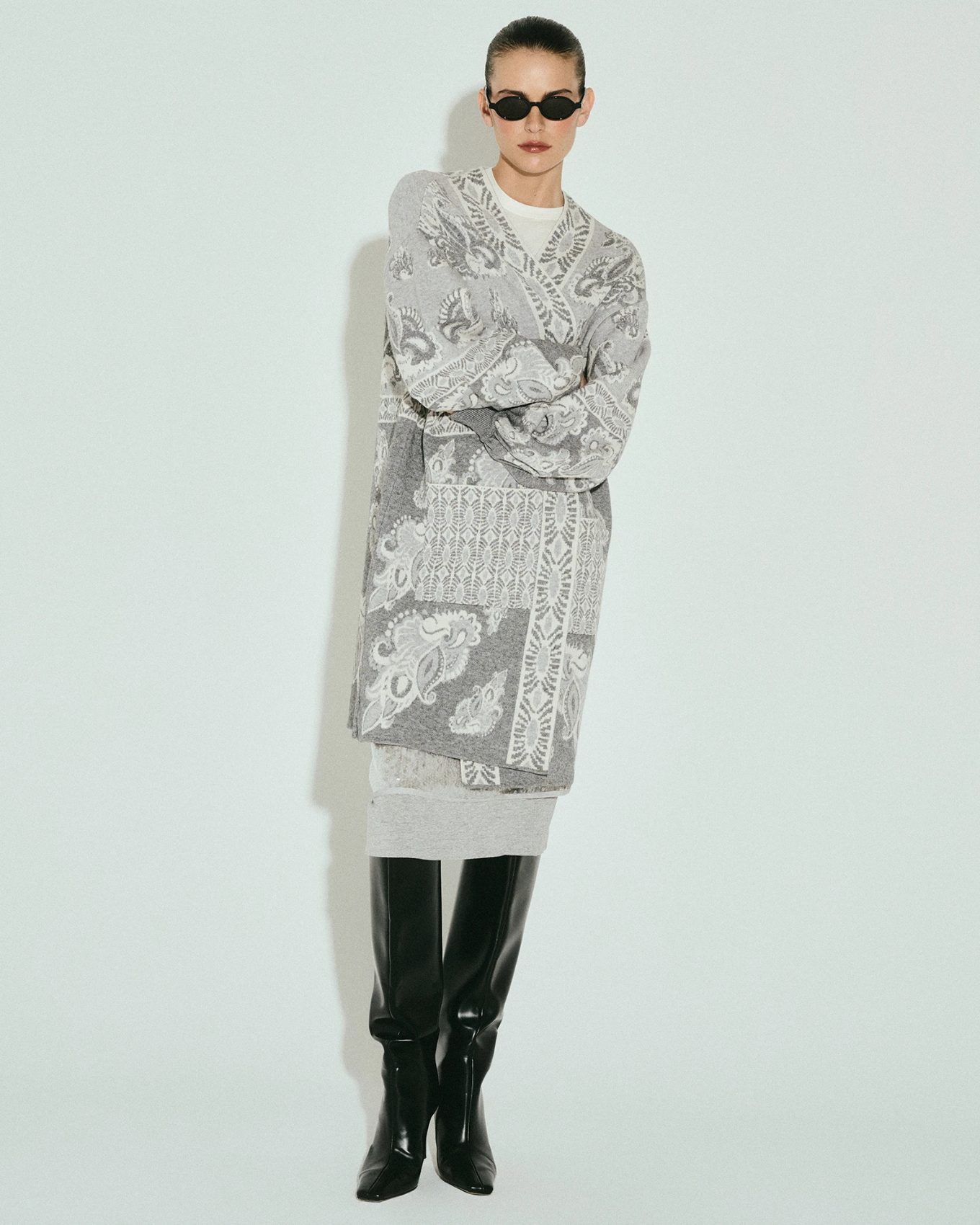 Picture of GREY PAISLEY KNIT CARDIGAN
