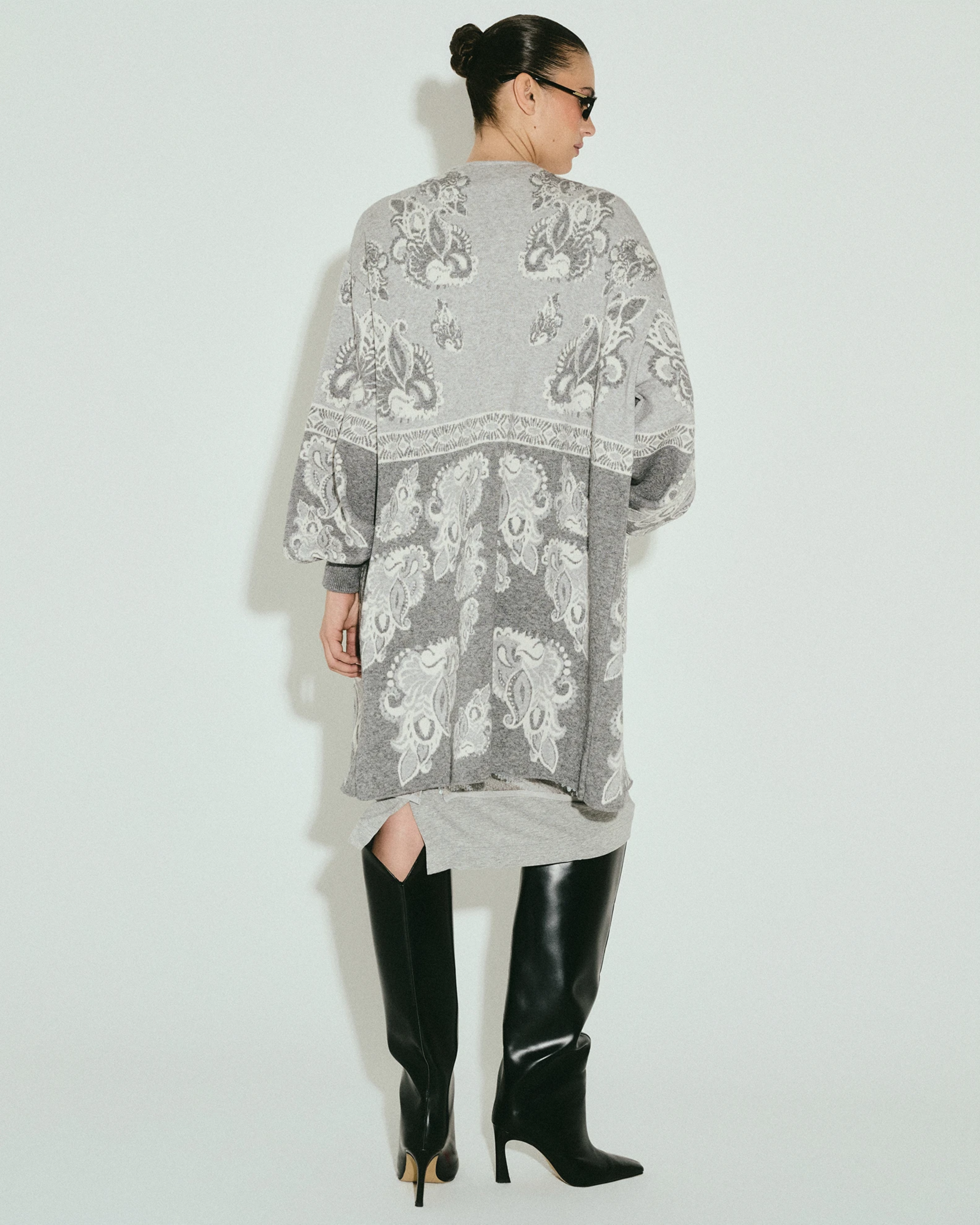 Picture of GREY PAISLEY KNIT CARDIGAN
