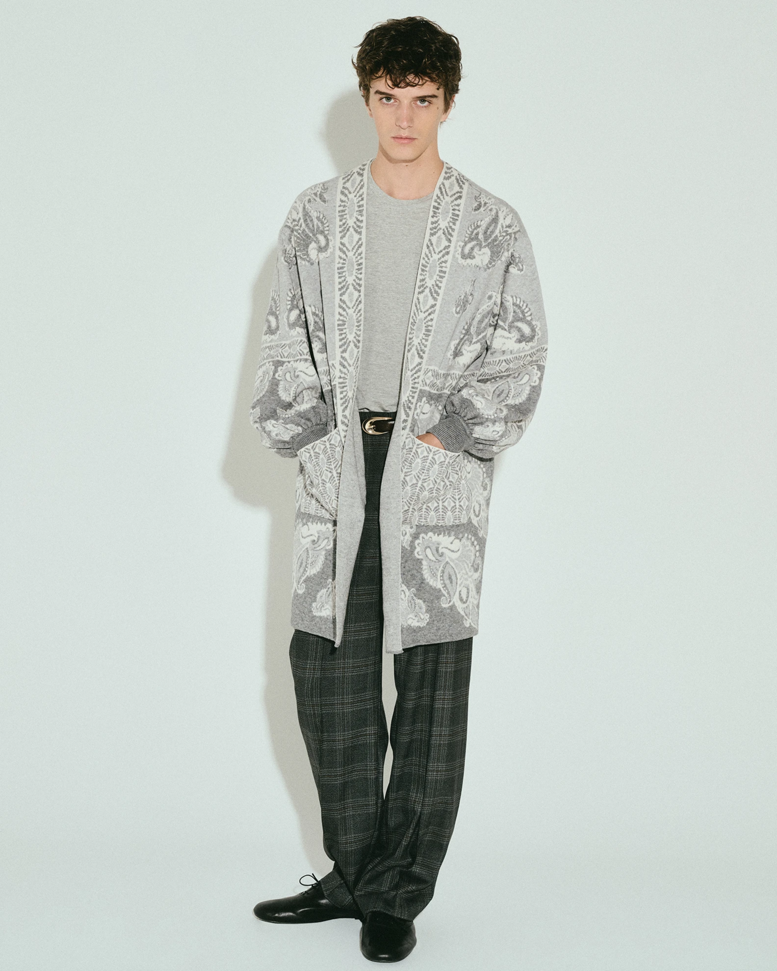 Picture of MEN'S GREY PAISLEY KNIT CARDIGAN